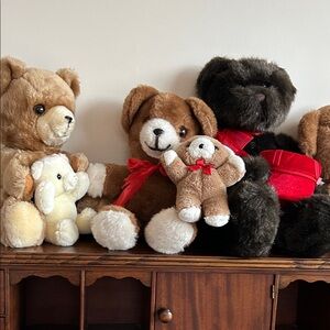 Assorted teddy bears, Dakin, Gund, Melody Toys.